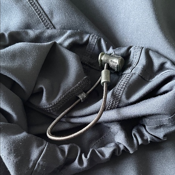 Vuori Black and Navy Joggers - Picture 8 of 10